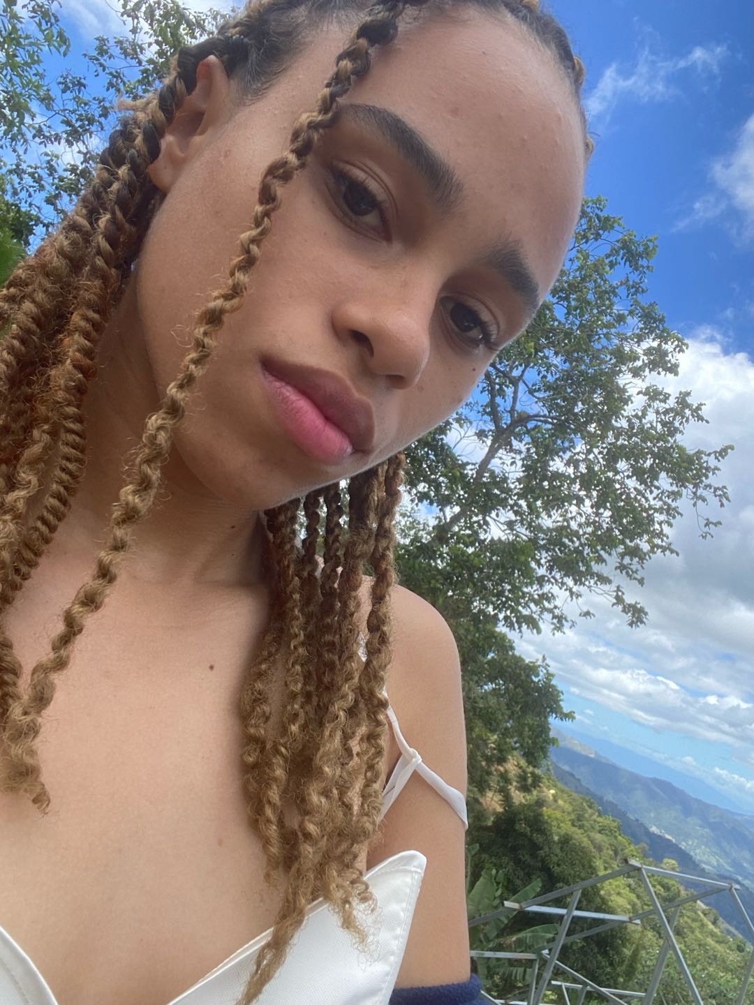 Afrodita from the Dominican Republic — streaming live on JerkRouletteChat